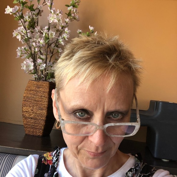 Meet your Posher, Angela - Picture 1 of 1